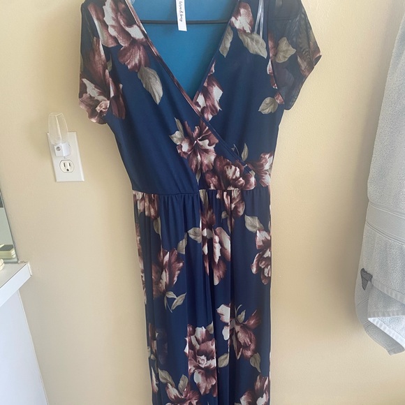 Maternity/Nursing Maxi - Picture 1 of 1